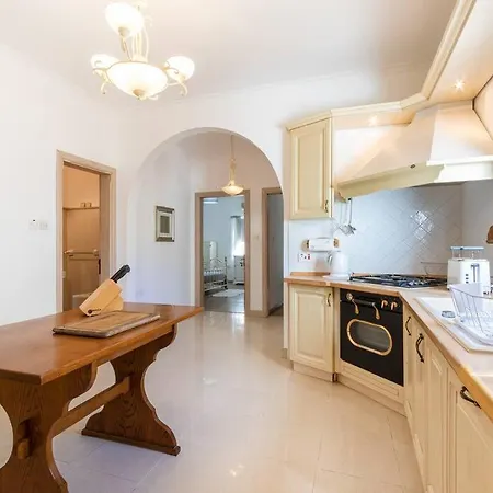 Spacious 3 Bedroom, 2 Bathroom, Apt In Sliema Exterior photo