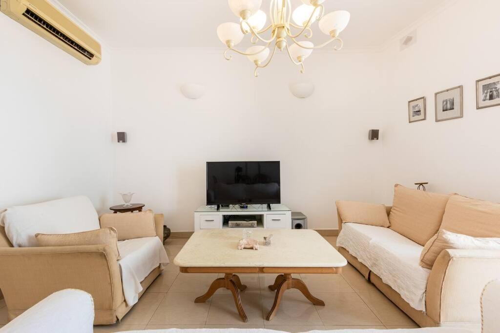 Apartment Spacious 3 Bedroom, 2 Bathroom, In Sliema