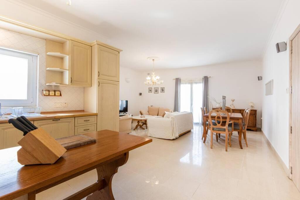 Spacious 3 Bedroom, 2 Bathroom, In *