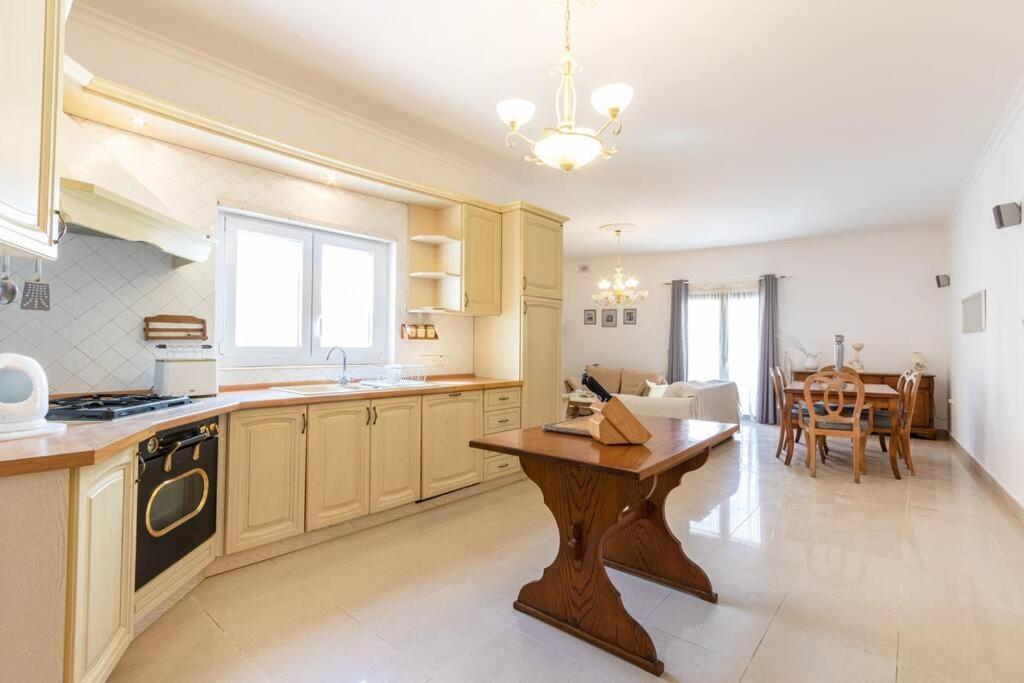 Spacious 3 Bedroom, 2 Bathroom, In Sliema