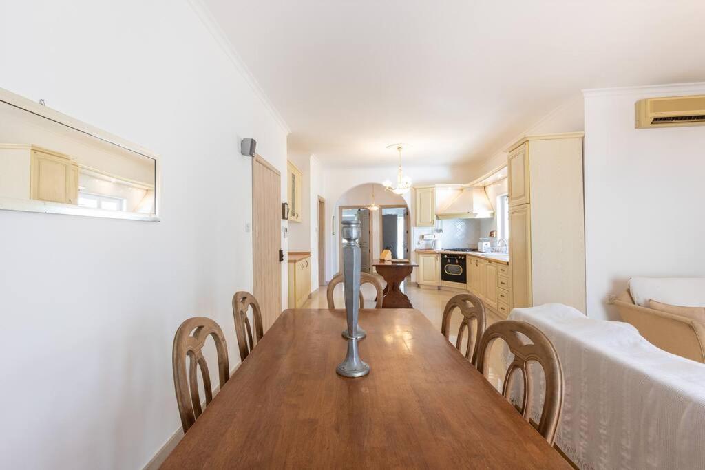 Spacious 3 Bedroom, 2 Bathroom, In *